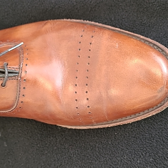Allen Edmonds Men 11 B Vernon Saddle Brown Plain Perf Toe 8838, like new - Picture 8 of 8